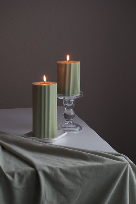 Aromatic Ribbed Column Candle