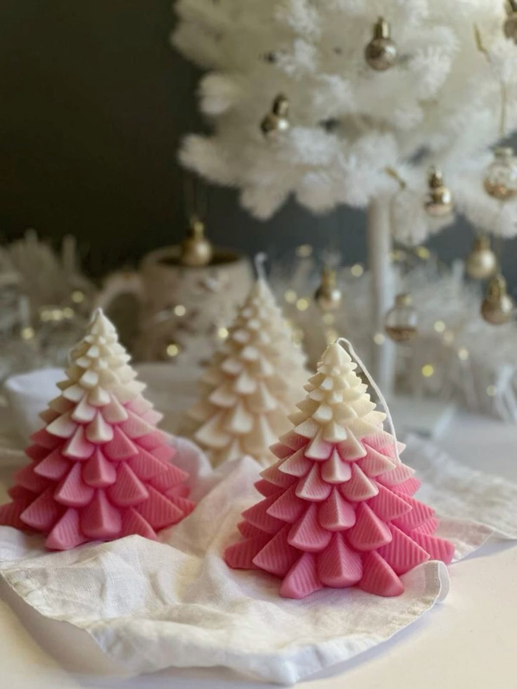 Aromatic Christmas Tree Candle – Festive Holiday Decorative Candle 