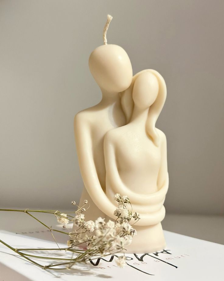 Couple Hugging Candle - Romantic 