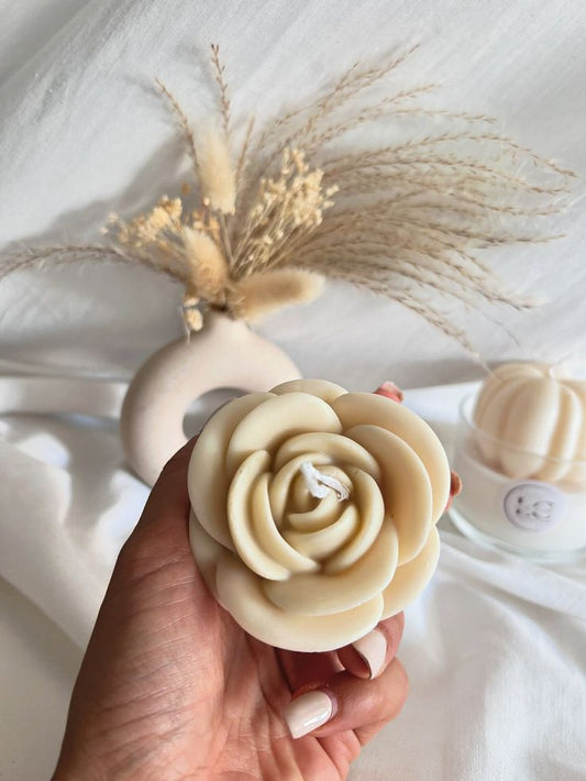 Tea Rose Candle – Elegant Floral Scent | Hand-Poured Soy Wax